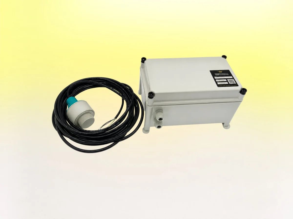 OceanWatcher WLM 200: the same radar probe and cable with the large grey battery backup enclosure.