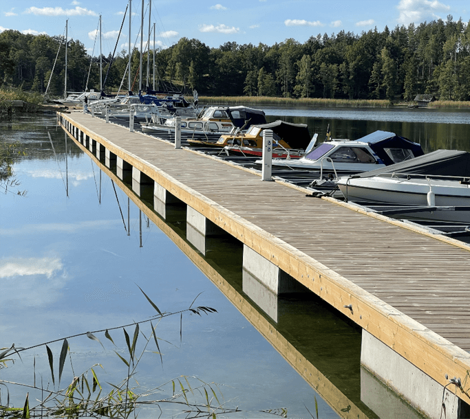 Product Wooden and concrete floating pontoons